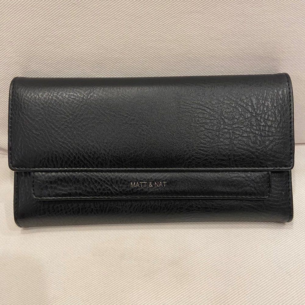 Matt & Nat Black Vegan Leather Trifold Wallet